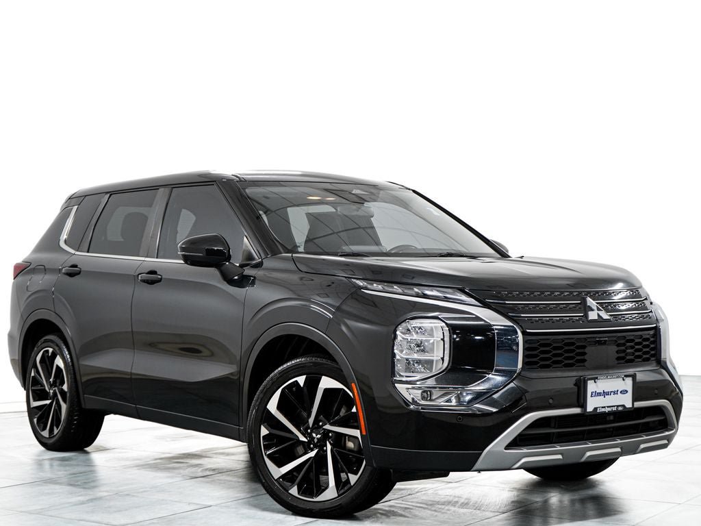 Used 2023 Mitsubishi Outlander SE FWD image 1
