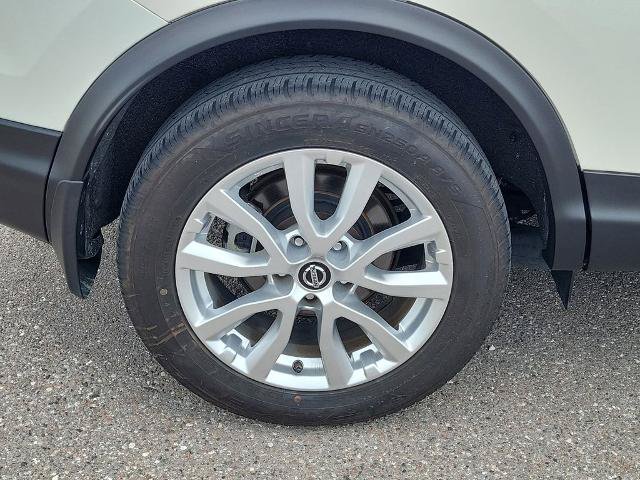 Used 2022 Nissan Rogue Sport SV AWD/4WD image 6