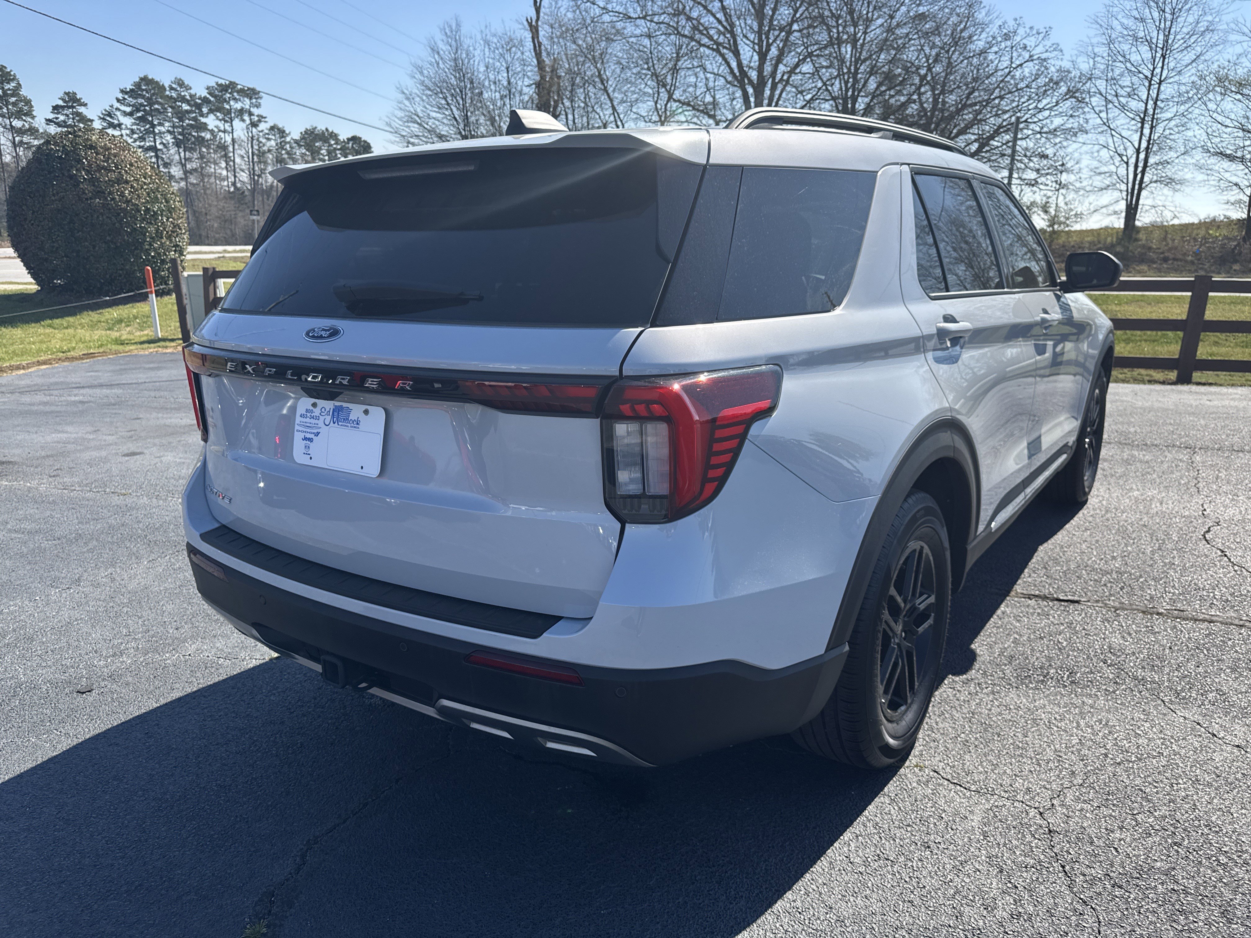 Certified 2025 Ford Explorer Active w/ Active Comfort Package image 5