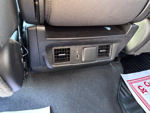 Used 2022 Chevrolet Silverado 1500 LT AWD/4WD image 8