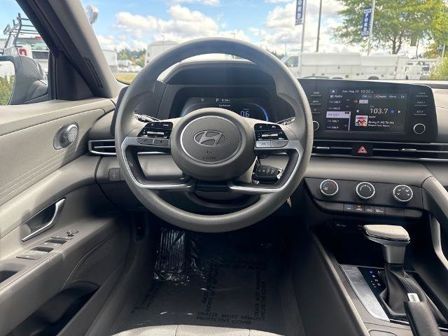 Used 2024 Hyundai Elantra SE FWD image 8