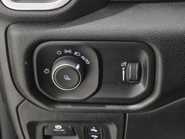 Used 2023 RAM 1500 Laramie AWD/4WD image 25