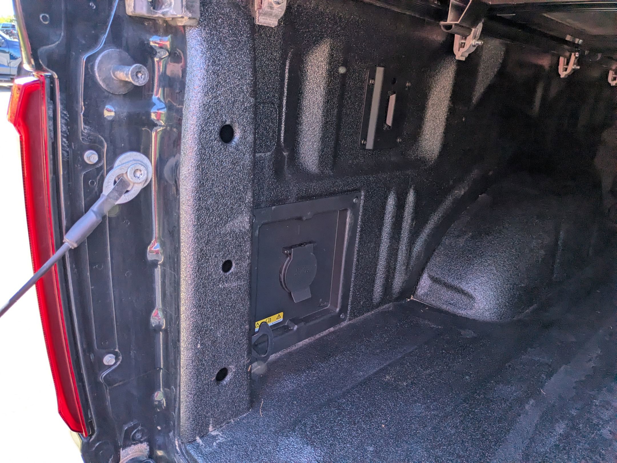 Certified 2024 Ford F150 Lariat w/ FX4 Off-Road Package AWD/4WD image 37