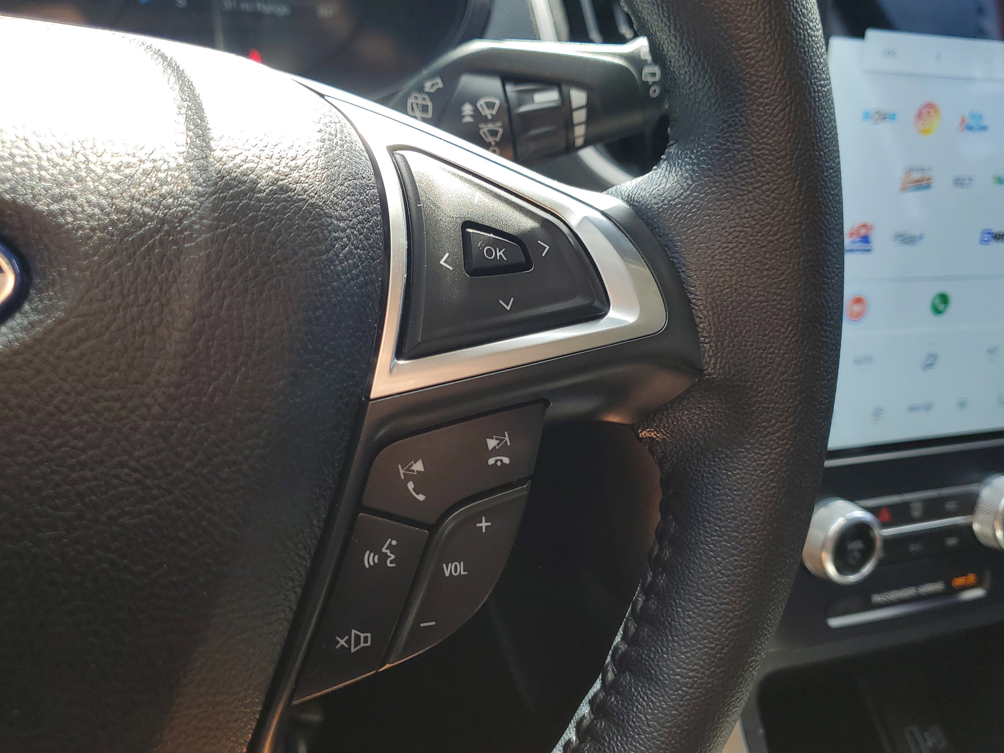 Certified 2022 Ford Edge SEL w/ Convenience Package image 25