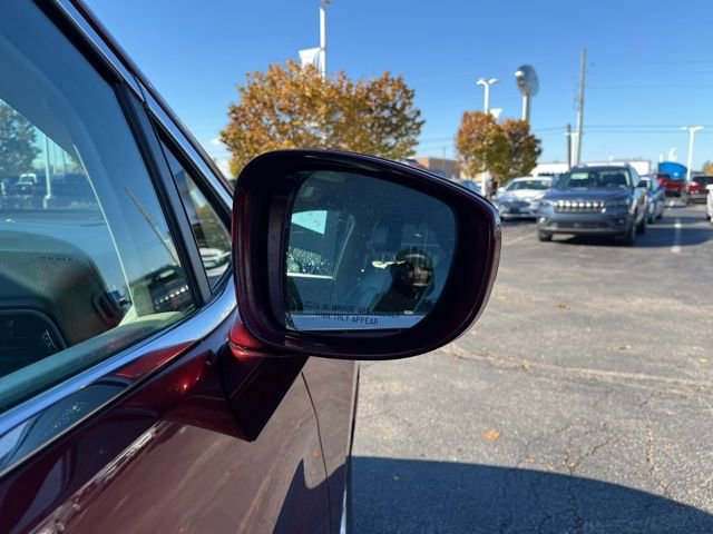 Used 2020 Chrysler Pacifica Touring-L image 11