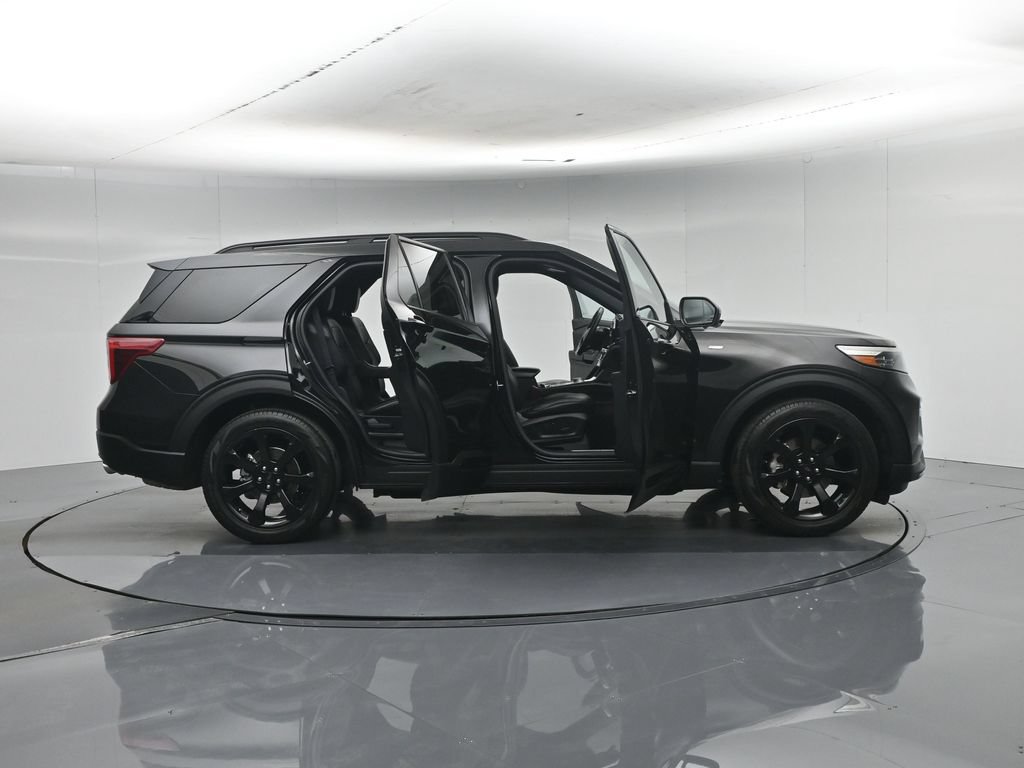Certified 2023 Ford Explorer ST-Line w/ Class IV Trailer Tow Package RWD image 39