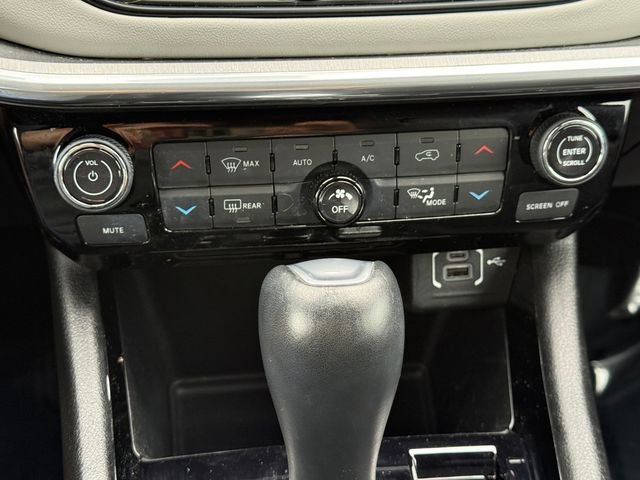 Used 2023 Jeep Compass Limited AWD/4WD image 5