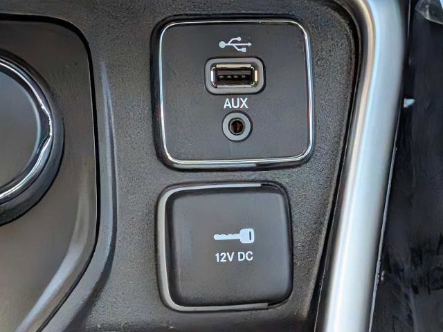 Used 2018 Jeep Compass Latitude w/ Popular Equipment Group AWD/4WD image 28