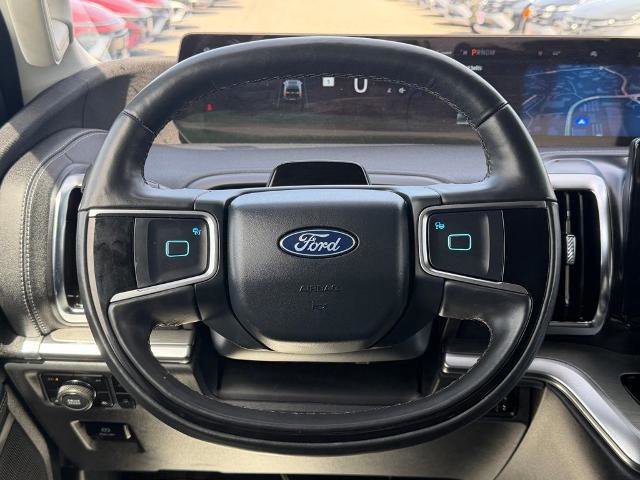 Certified 2025 Ford Expedition Max Platinum w/ Driver's Package AWD/4WD image 23