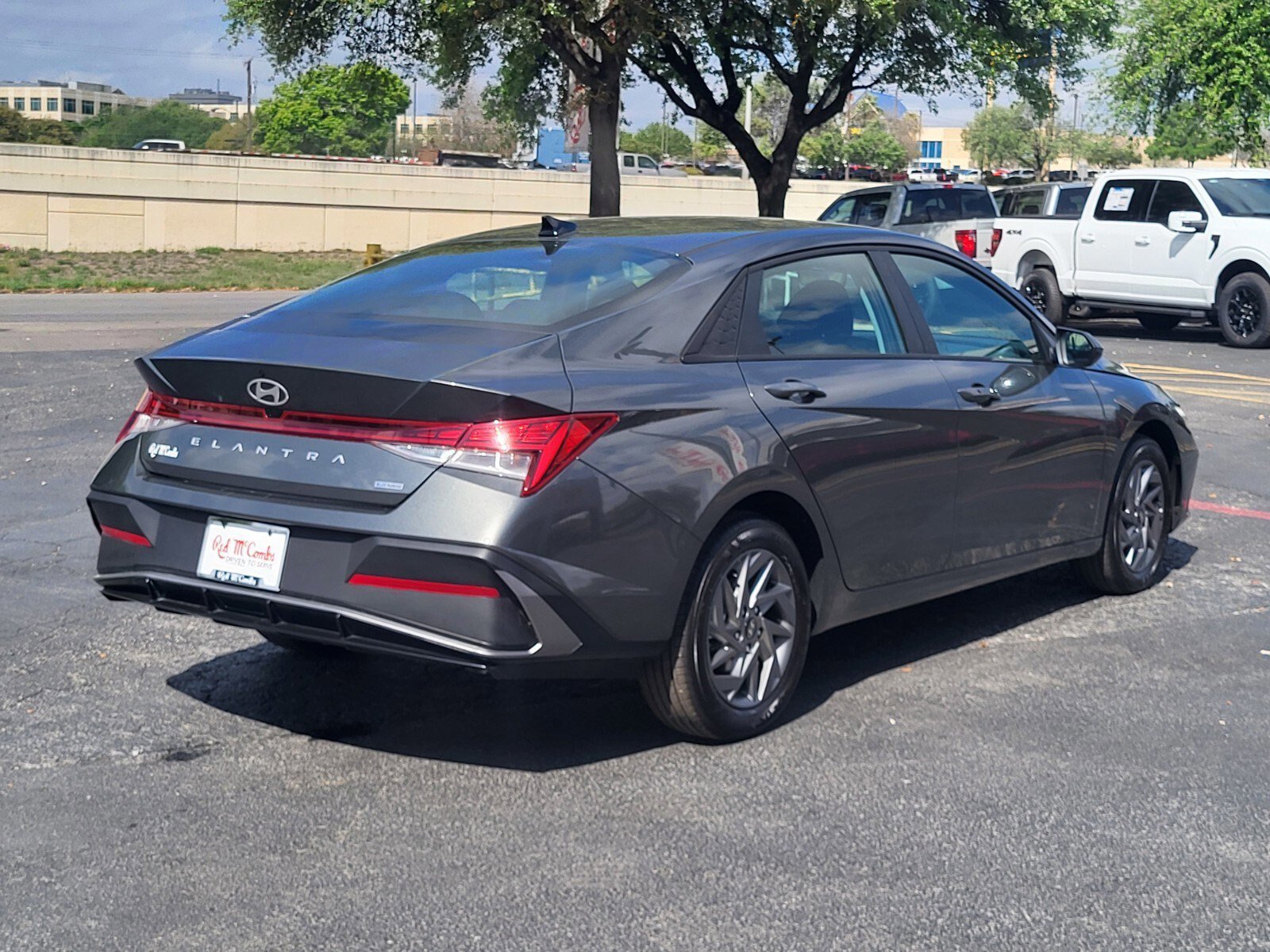 Used 2026 Hyundai Elantra Blue image 3