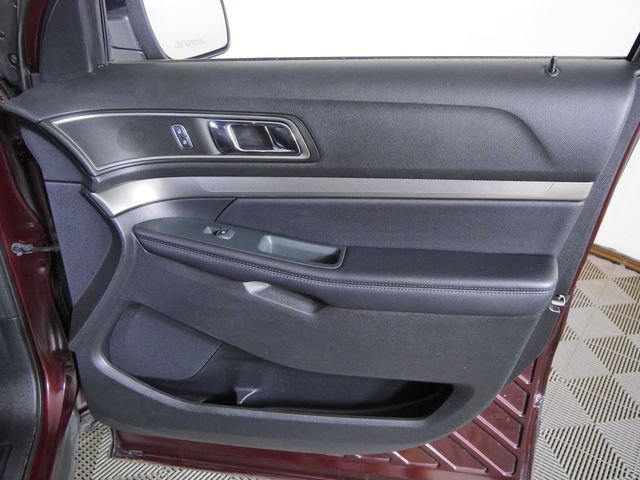 Certified 2018 Ford Explorer XLT w/ Equipment Group 202A AWD/4WD image 11