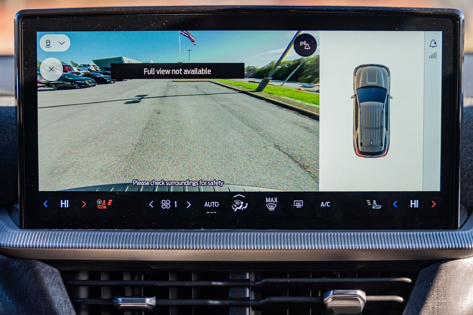 Certified 2025 Ford Explorer Platinum w/ Ultimate Package image 36