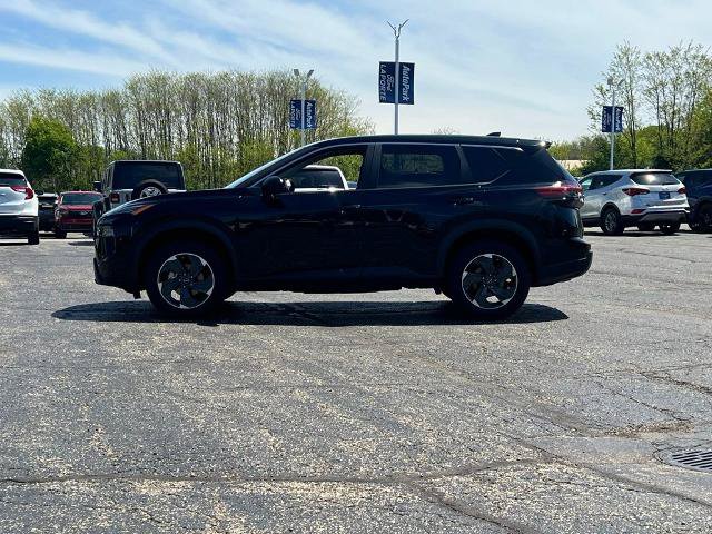 Used 2024 Nissan Rogue SV AWD/4WD image 4