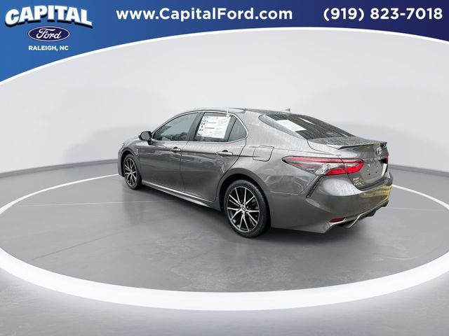 Used 2023 Toyota Camry SE image 4