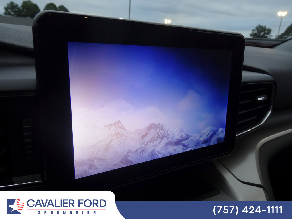Certified 2022 Ford Explorer XLT w/ Equipment Group 202A AWD/4WD image 10