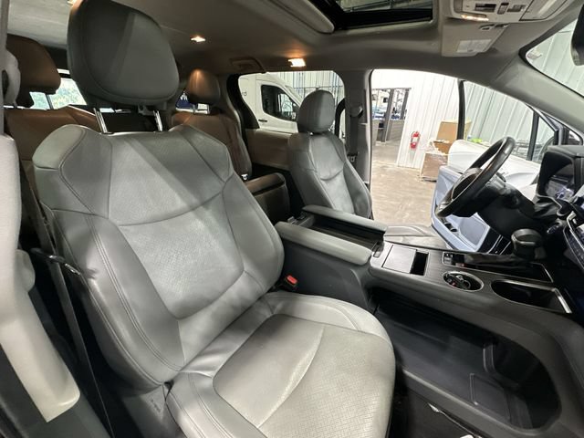 Used 2024 Toyota Sienna Limited AWD/4WD image 32