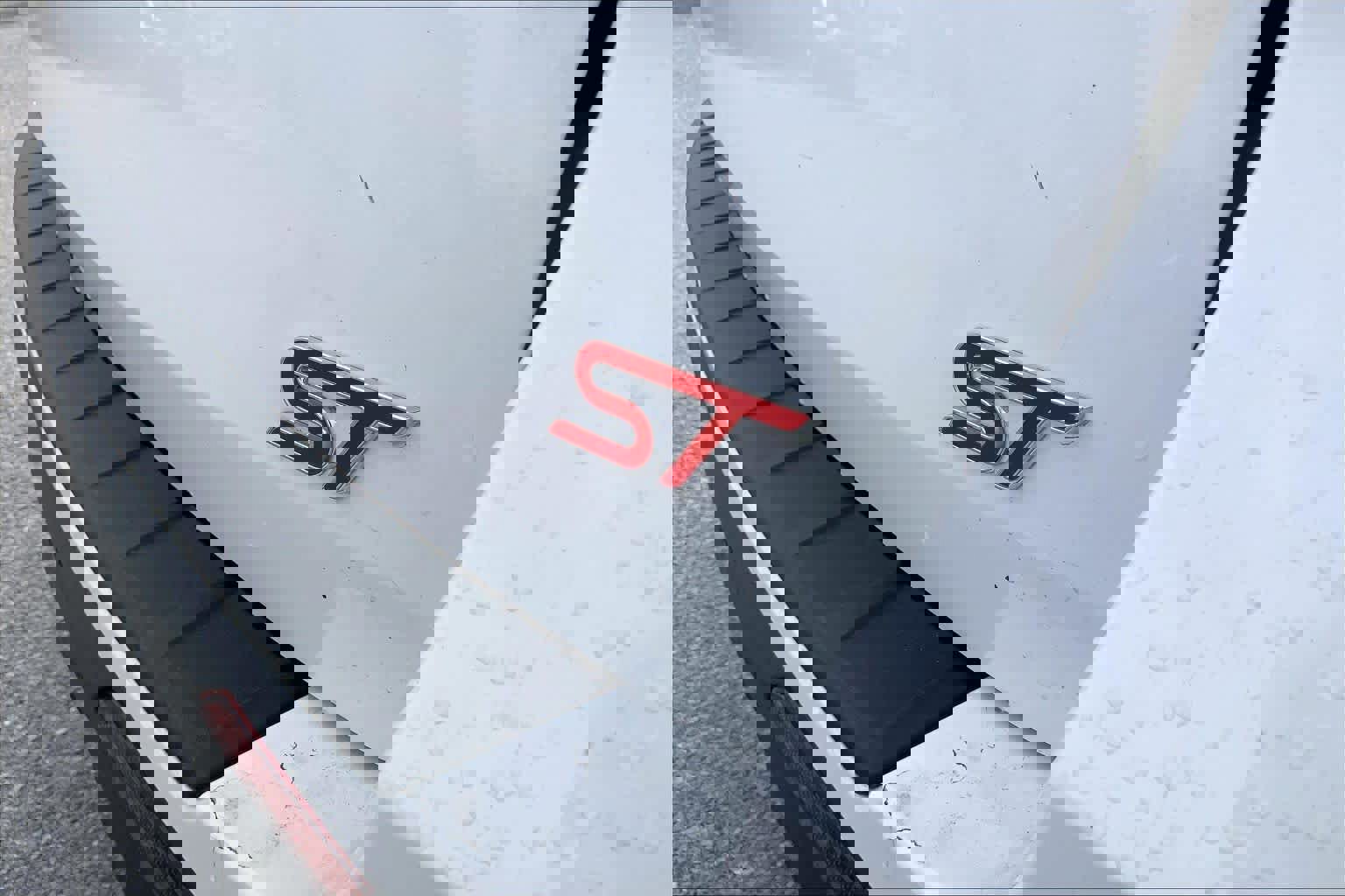 Certified 2025 Ford Explorer ST w/ Sun And Sound Package image 11