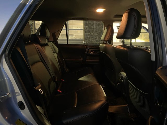 Used 2021 Toyota 4Runner TRD Off-Road Premium w/ Moonroof Package AWD/4WD image 18