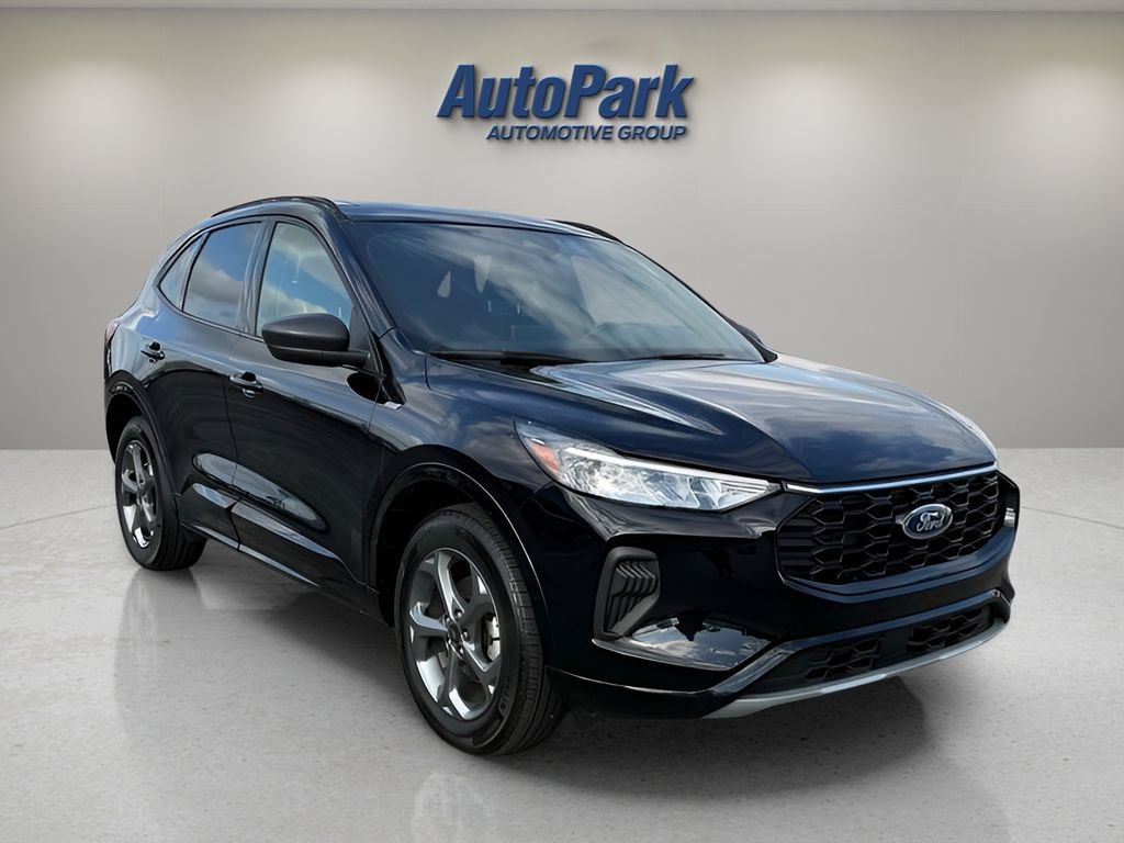 Certified 2023 Ford Escape ST-Line w/ Tech Pack #1 AWD/4WD image 1
