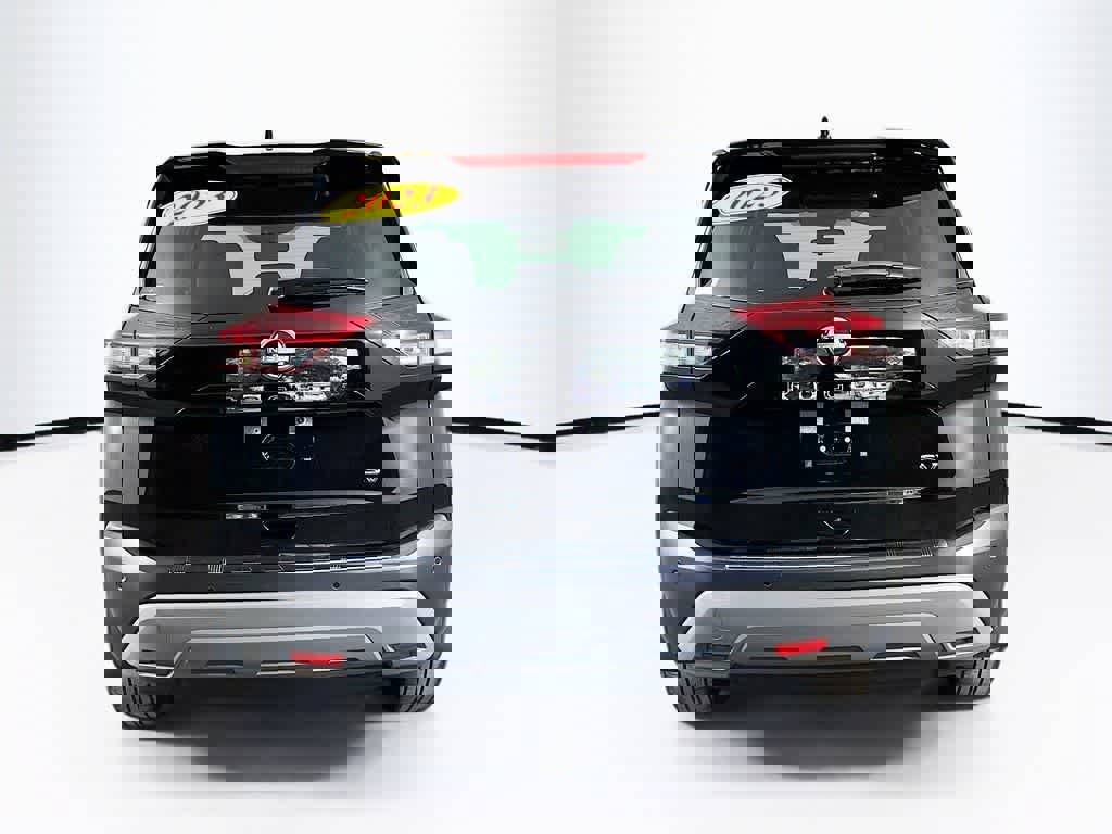 Used 2023 Nissan Rogue SV image 5