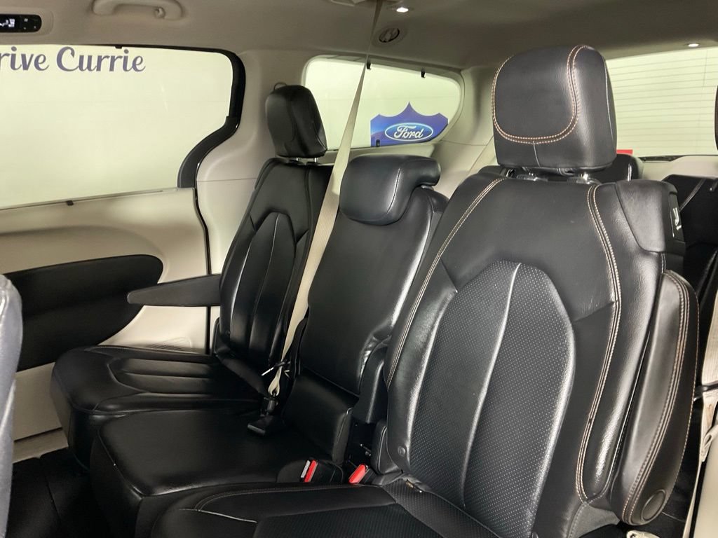Used 2018 Chrysler Pacifica Touring-L Plus FWD image 16