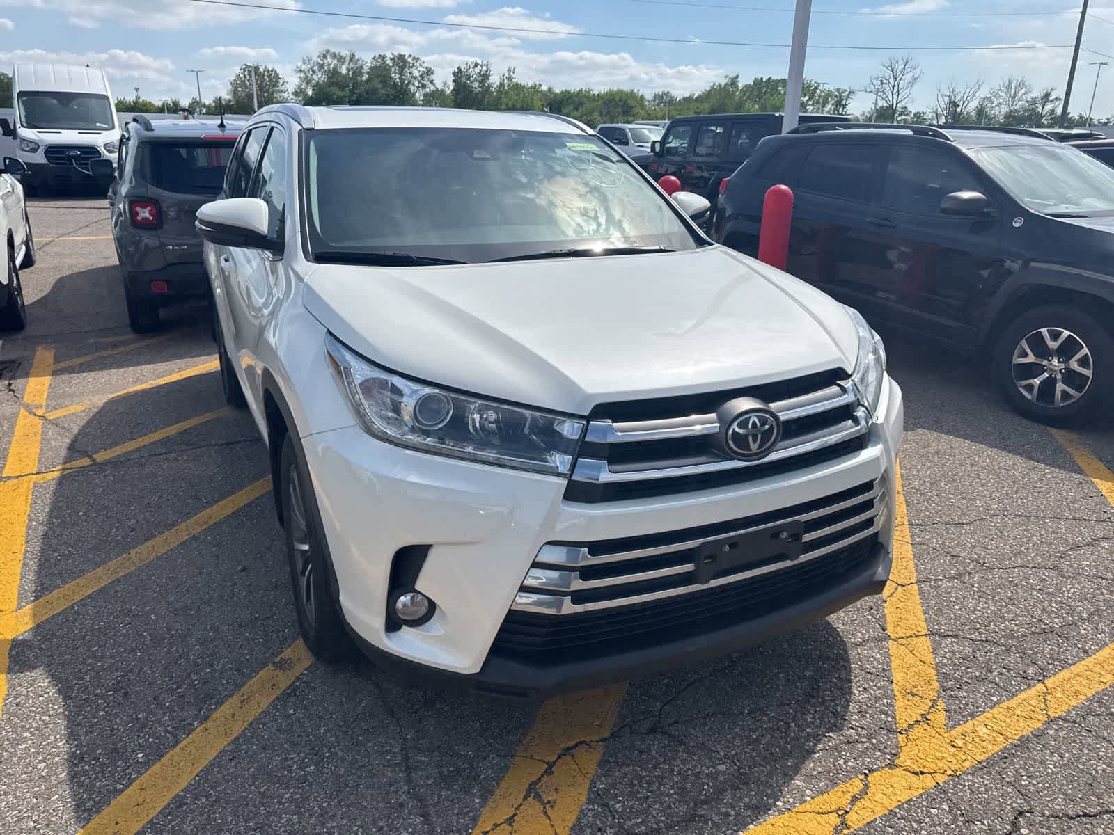 Used 2019 Toyota Highlander AWD V6 image 6