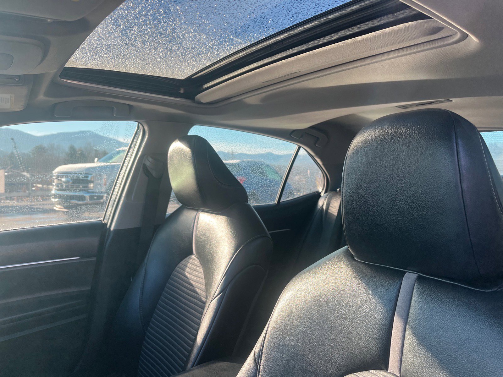 Used 2018 Toyota Camry SE image 7