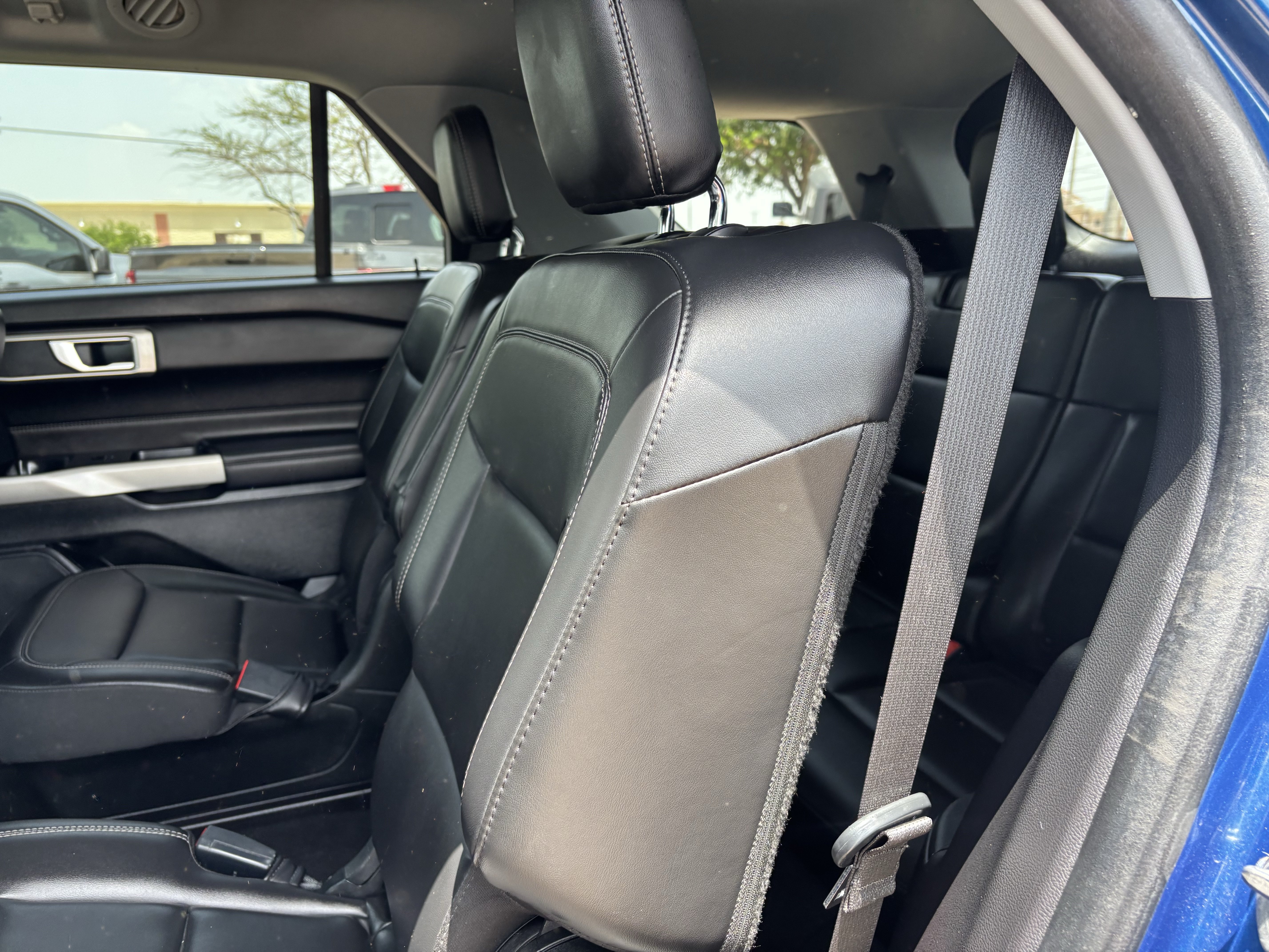 Certified 2022 Ford Explorer XLT w/ Equipment Group 202A RWD image 17