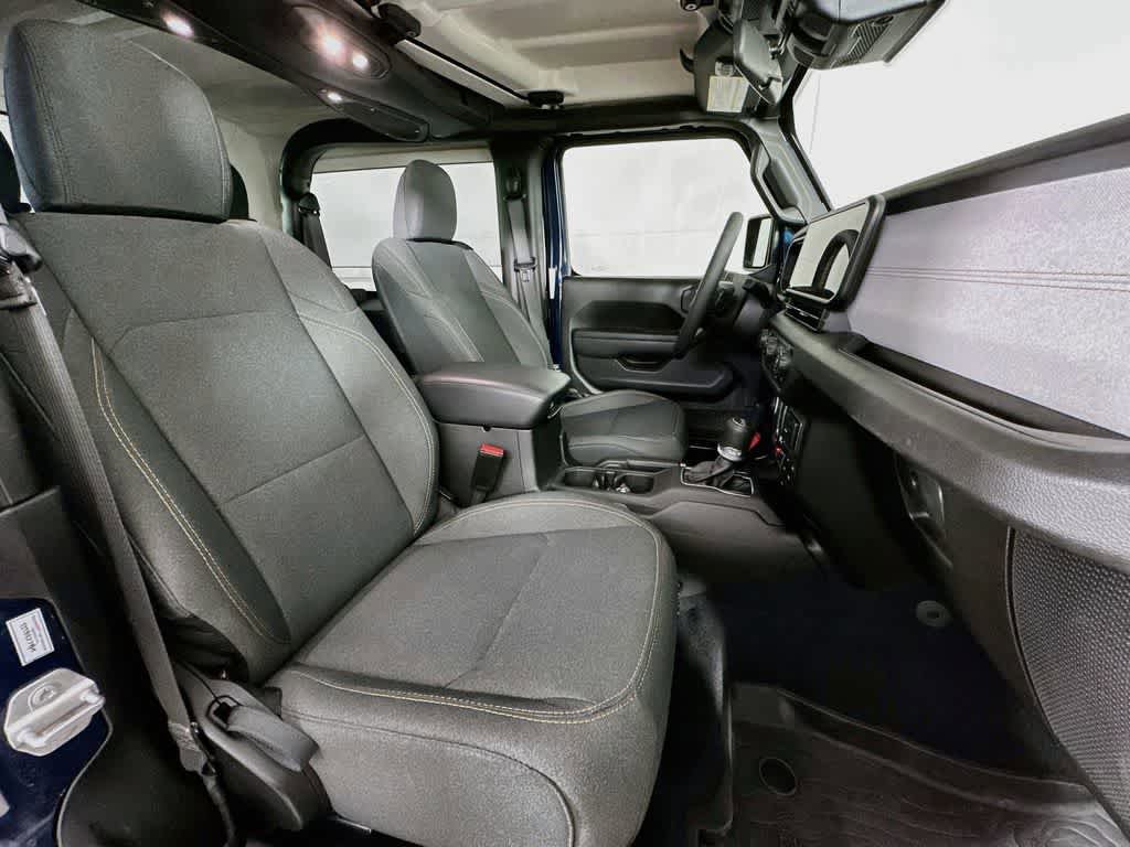 Used 2025 Jeep Wrangler Sport AWD/4WD image 14
