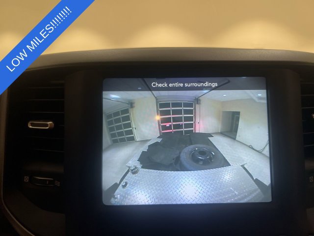 Used 2020 RAM 3500 Tradesman w/ Chrome Appearance Group RWD image 13