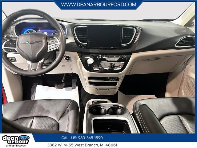 Used 2024 Chrysler Pacifica Touring-L FWD image 10