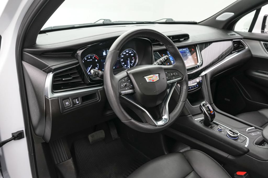 Used 2024 Cadillac XT6 Premium Luxury w/ LPO, Floor Liner Package AWD/4WD image 13