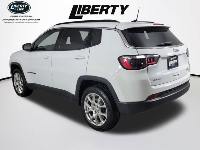 Used 2023 Jeep Compass Latitude video 3
