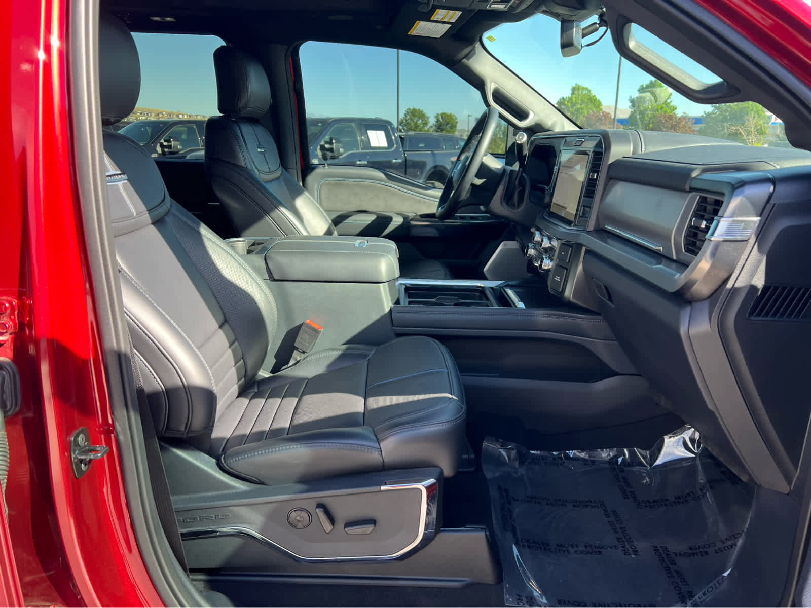 Certified 2025 Ford F450 Platinum w/ FX4 Off-Road Package AWD/4WD image 17