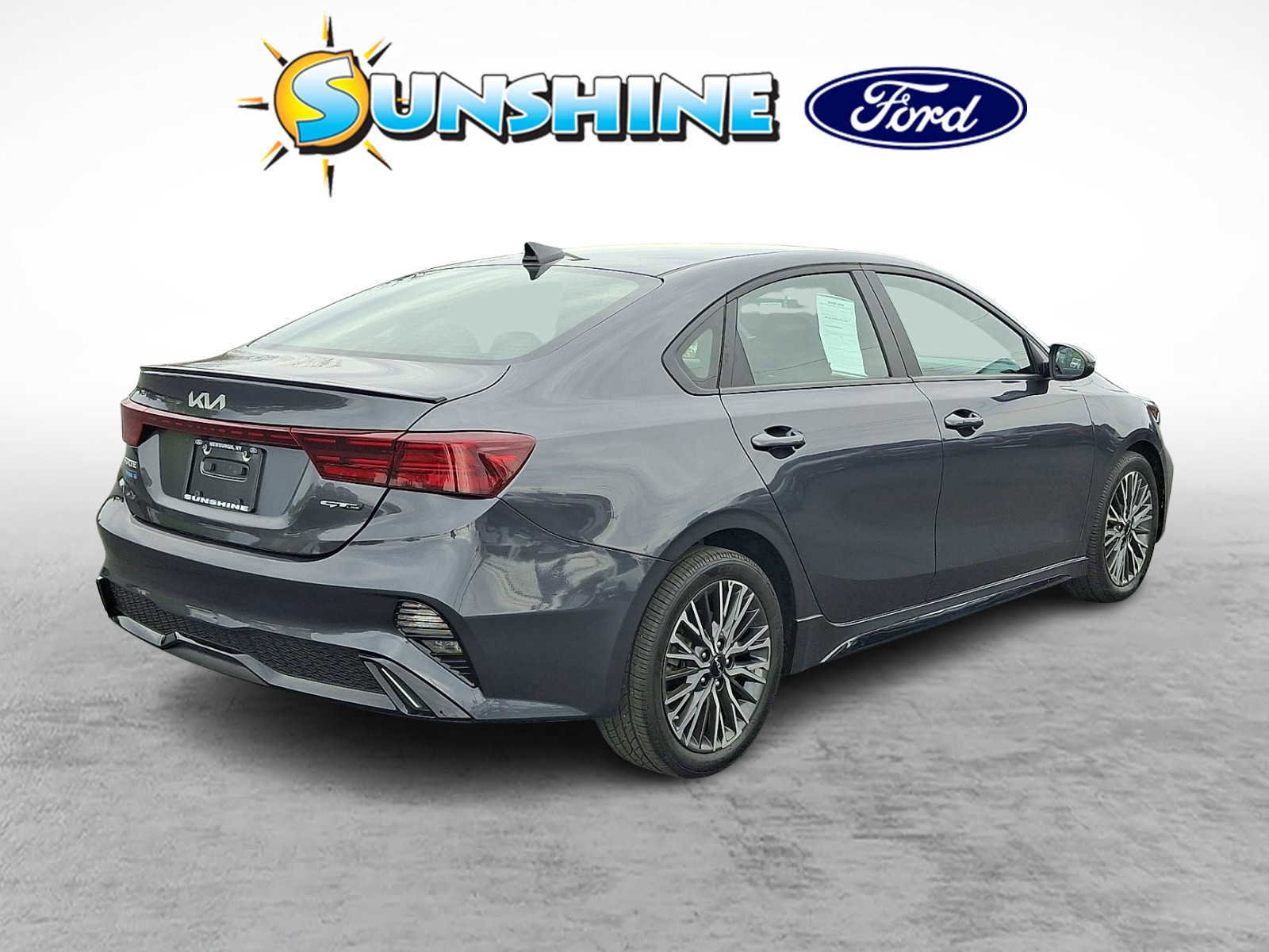 Used 2024 Kia Forte GT-Line w/ GT-Line Premium Package image 4