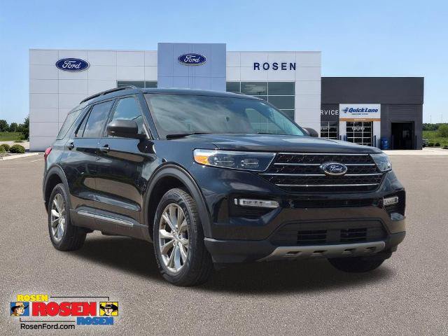 Certified 2023 Ford Explorer XLT w/ Equipment Group 202A AWD/4WD image 1