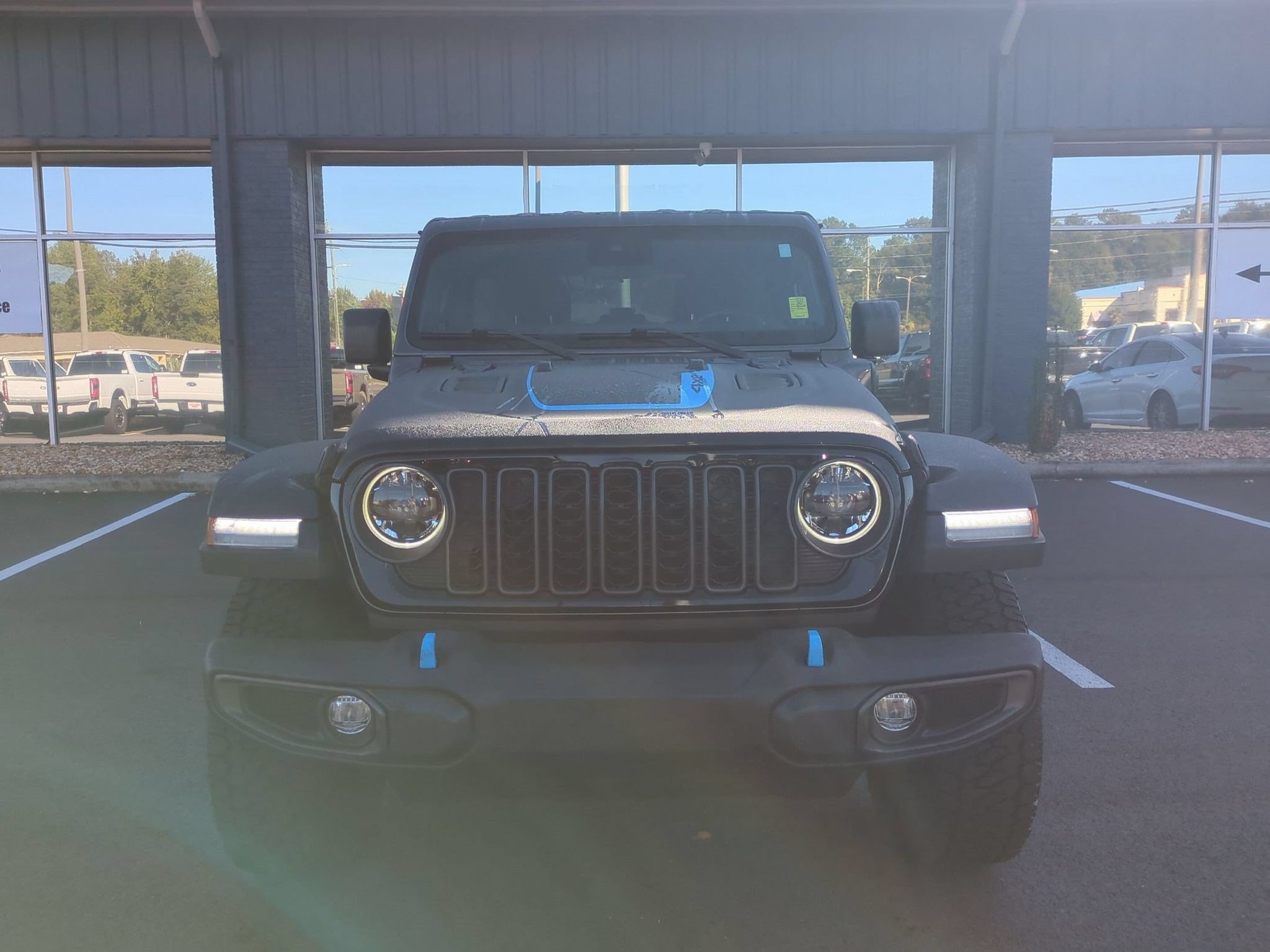 Used 2024 Jeep Wrangler Unlimited Rubicon 4xe AWD/4WD image 2