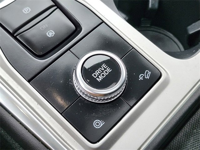 Certified 2022 Ford Explorer XLT w/ Equipment Group 202A image 27