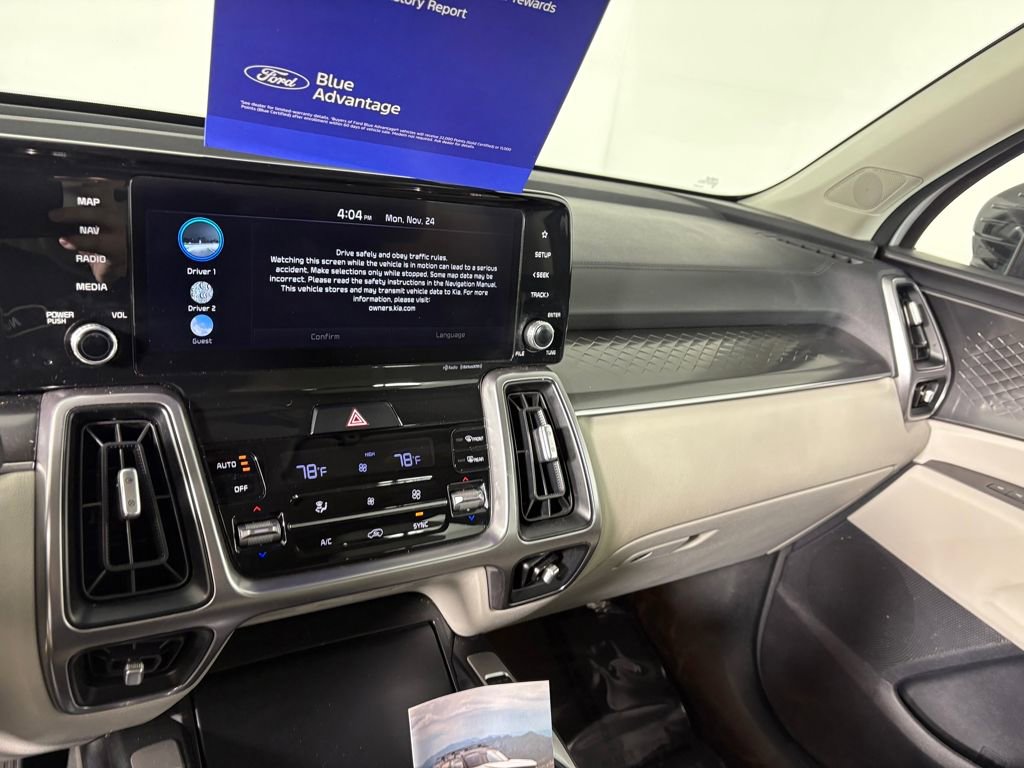 Used 2023 Kia Sorento S w/ Panoramic Sunroof Package image 17