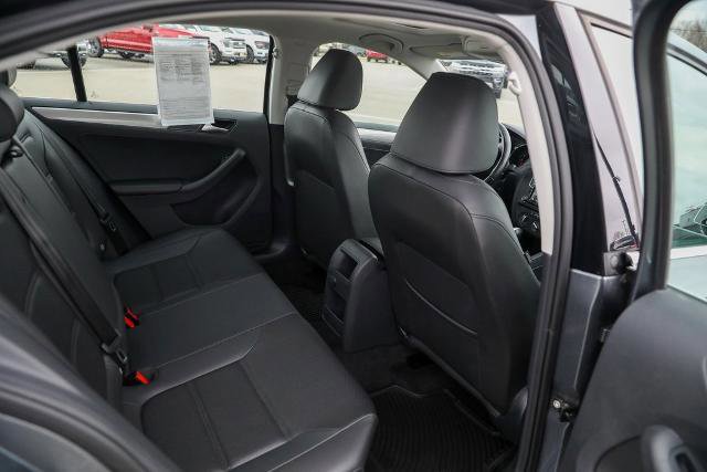 Used 2017 Volkswagen Jetta SE image 29