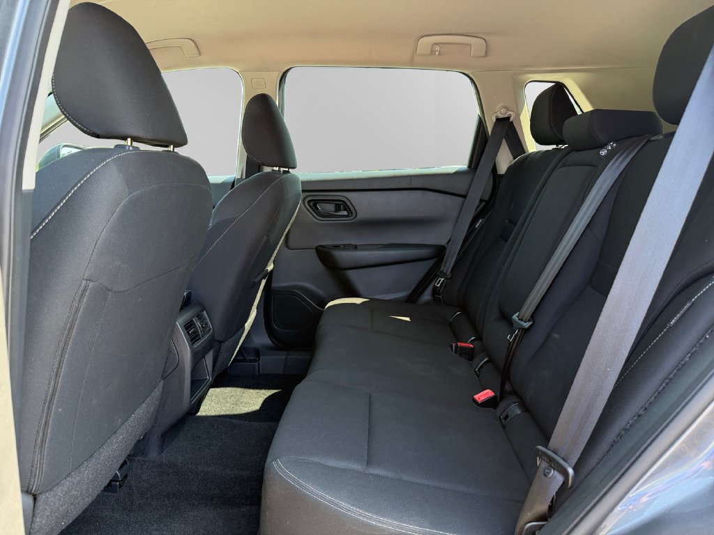 Used 2024 Nissan Rogue S FWD image 13
