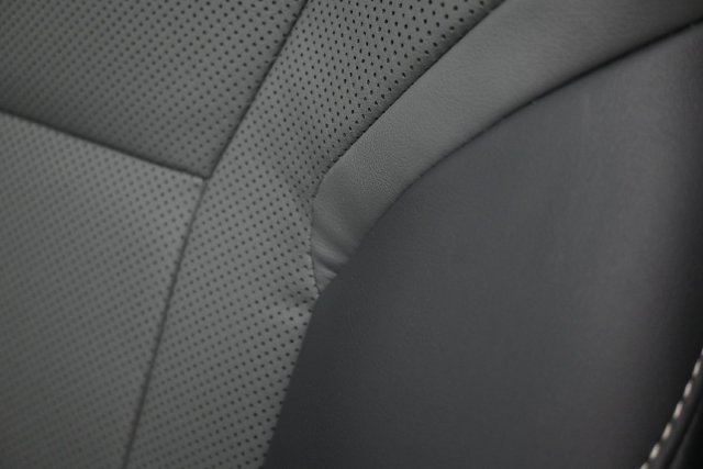 Used 2025 Lexus GX 550 w/ Accessory Package (2T) AWD/4WD image 13
