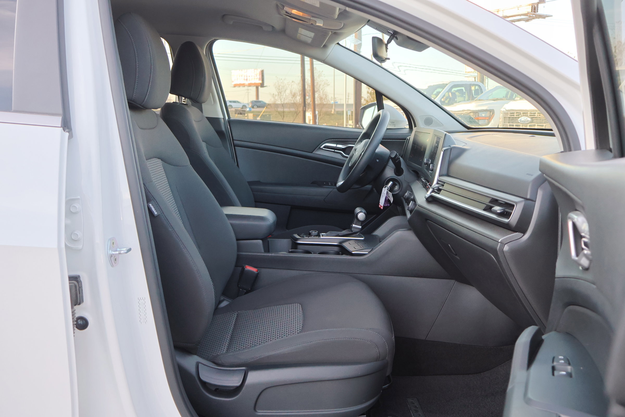 Used 2023 Kia Sportage LX image 36