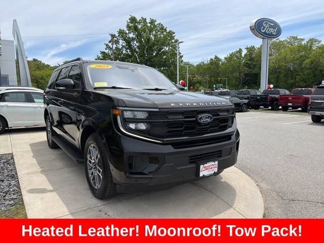 Certified 2025 Ford Expedition Active AWD/4WD image 1