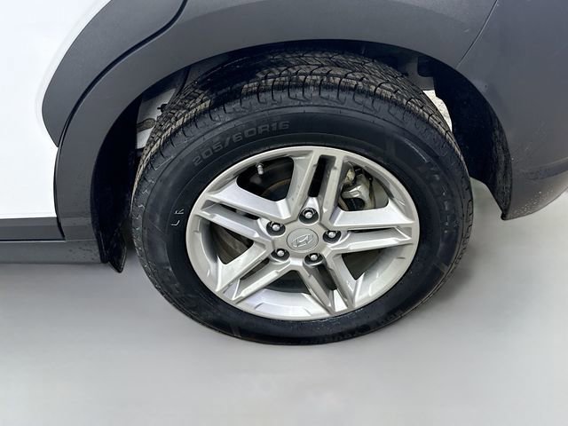Used 2023 Hyundai Kona SE image 28