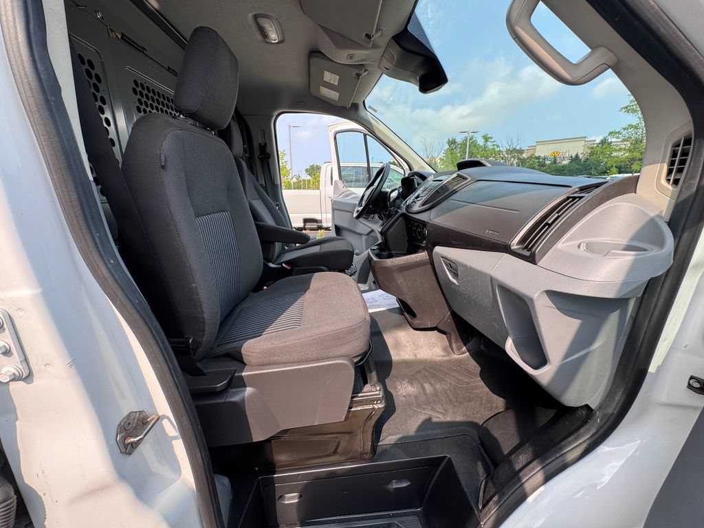 Certified 2019 Ford Transit 250 130 Low Roof RWD image 29