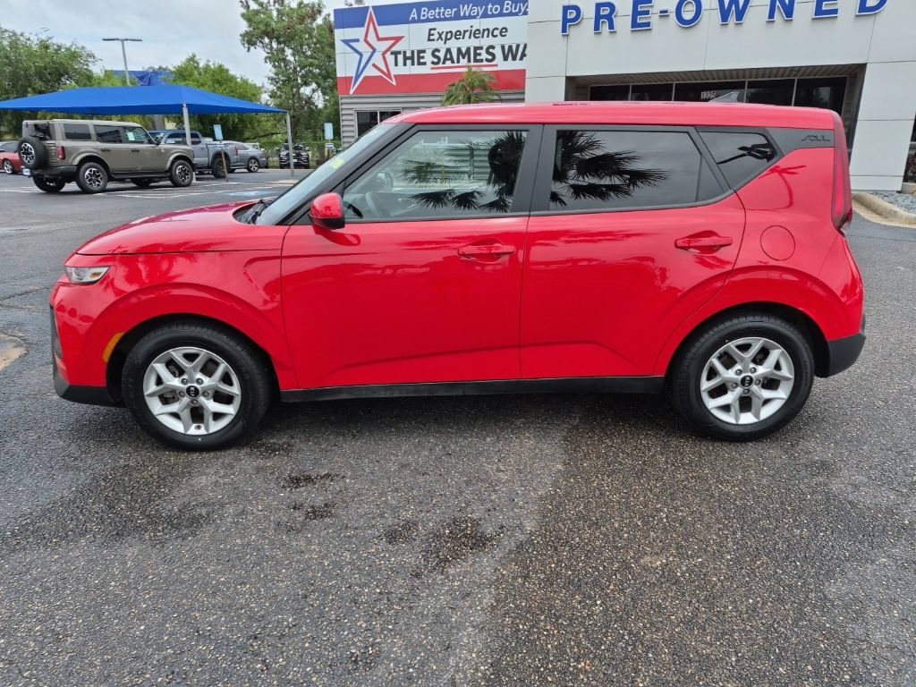 Used 2021 Kia Soul S FWD image 2