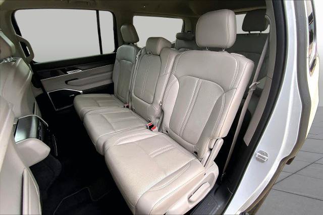 Used 2024 Jeep Wagoneer Series II w/ Flexible Seating Group AWD/4WD image 20