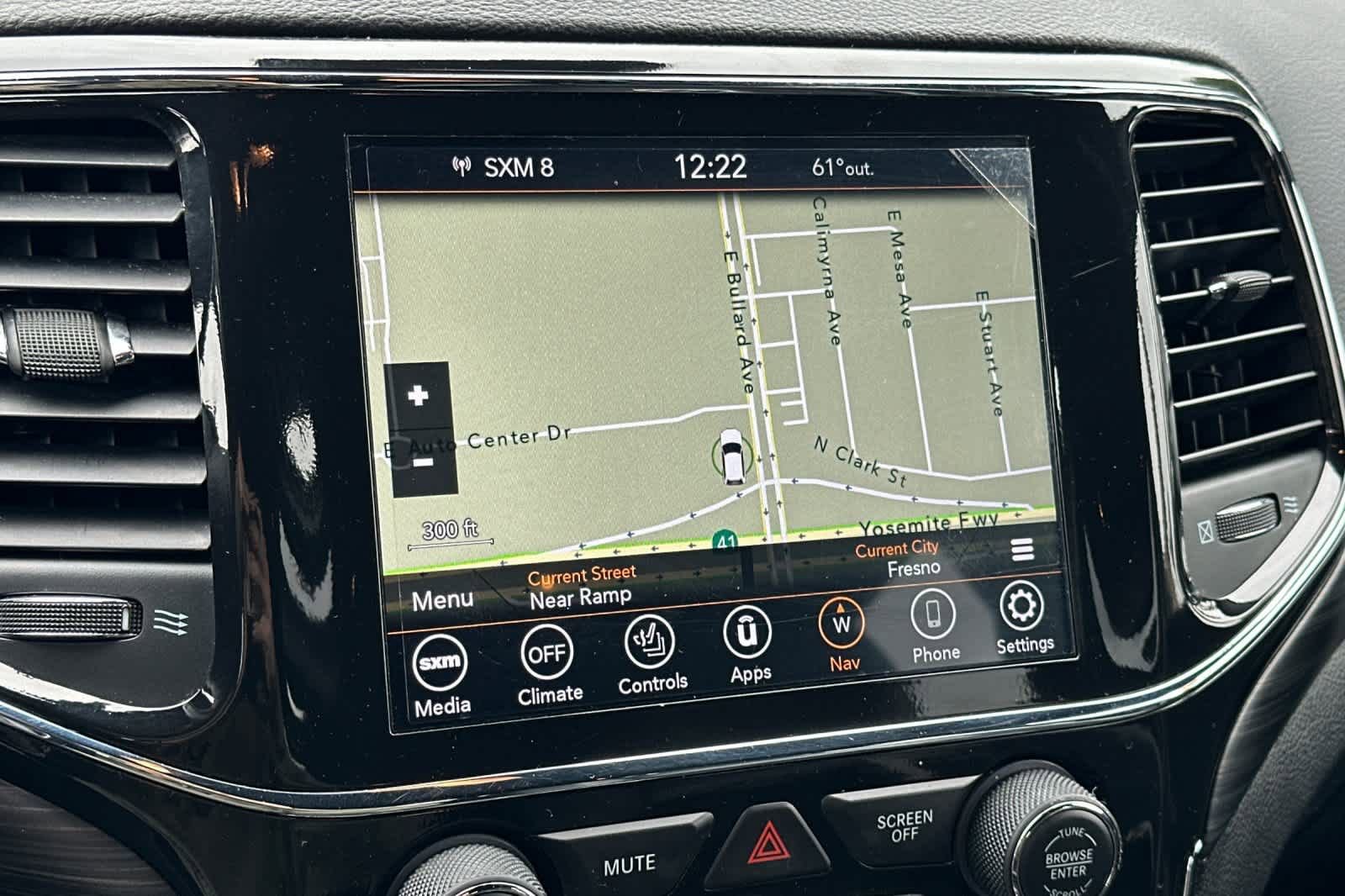 Used 2022 Jeep Grand Cherokee Laredo X AWD/4WD image 19