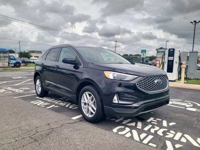 Certified 2024 Ford Edge SEL w/ Convenience Package AWD/4WD image 3